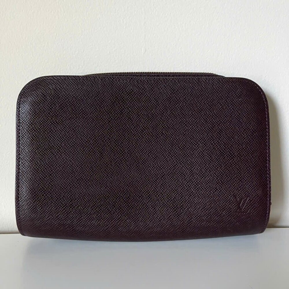 LOUIS VUITTON Bordeaux Taiga Leather Baikal Pouch